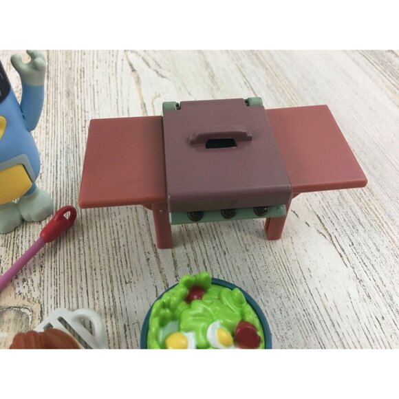 Bluey Bandit Dad Figure Backyard BBQ Grill Food Chef Hat Lot NEW - Picture 6 of 10